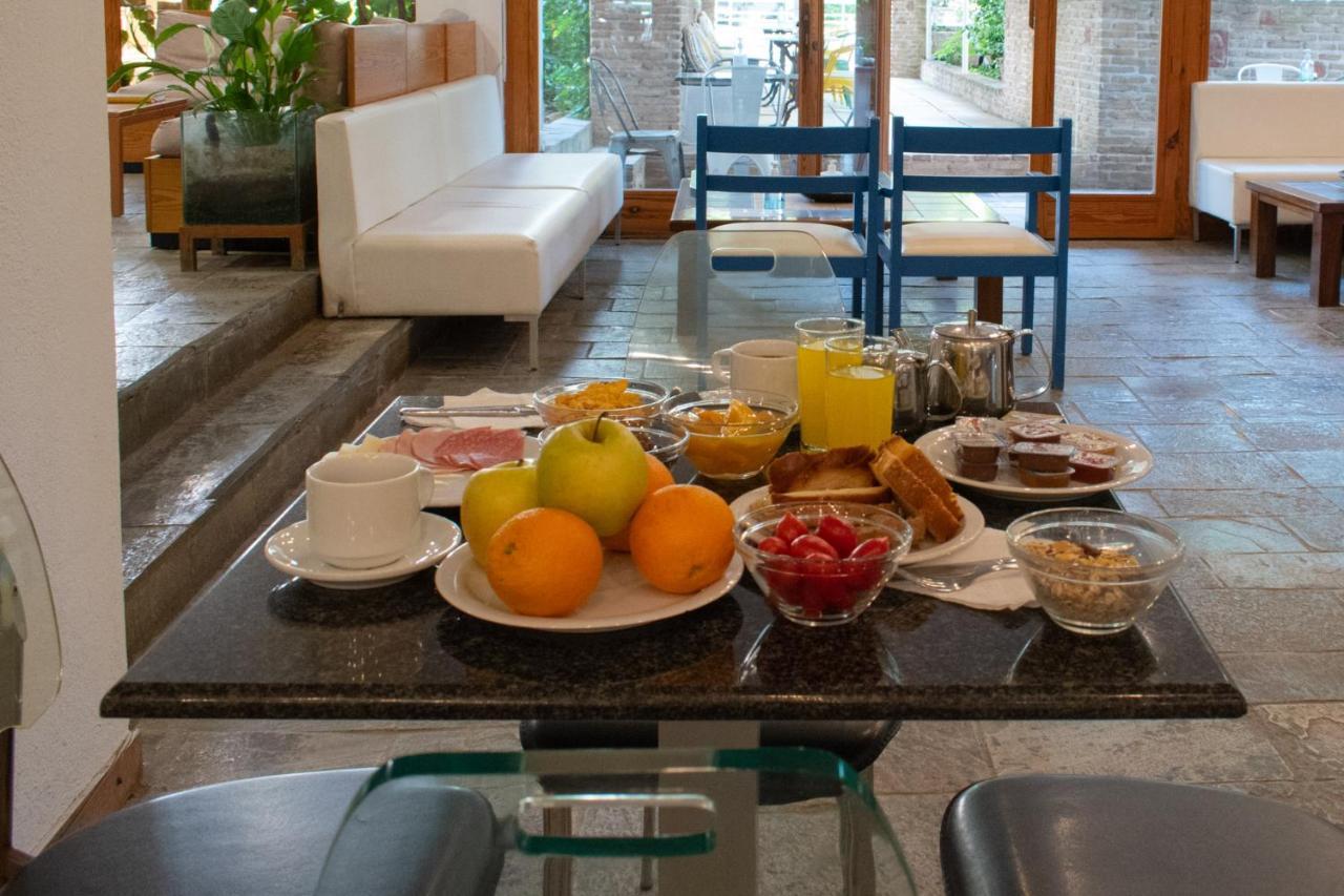 Stefanakis Hotel & Apartments Varkiza Luaran gambar